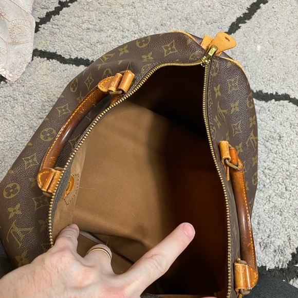 Authentic LV Speedy 35 beautiful condition - Picture 8 of 16